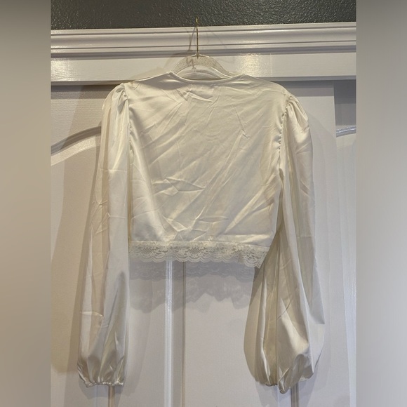 Missguided white satin lace deep plunge crop top size 4 - Picture 2 of 8